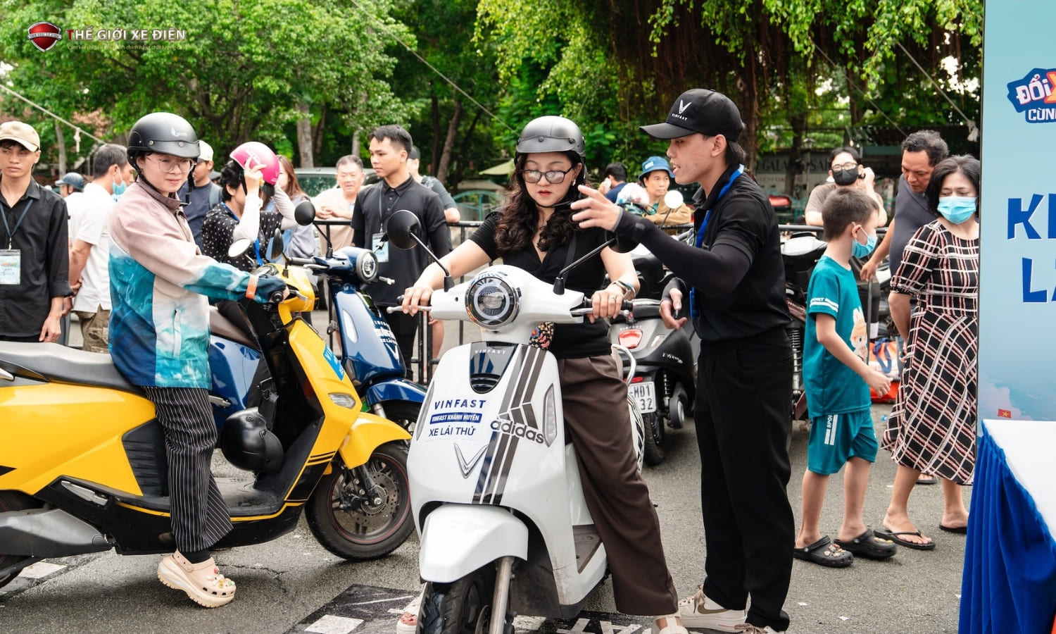 Người trẻ và lựa chọn xe đạp điện: Thời trang, tiện lợi, kinh t